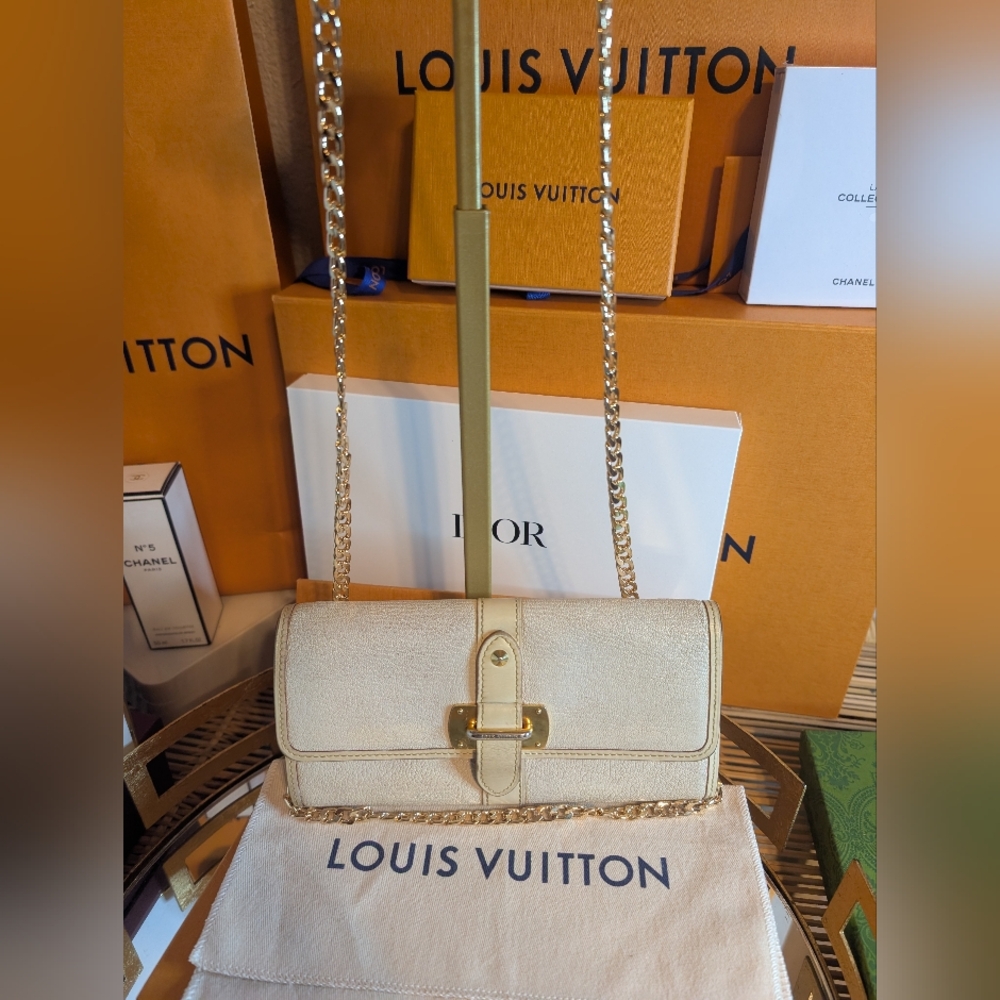 Louis Vuitton Suhali Portefeuille Le Favori Leather Bifold Long Wallet, Dust Bag